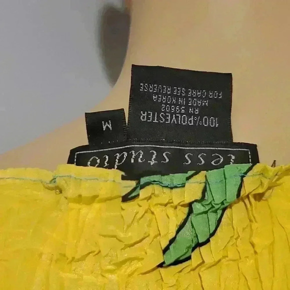 Bright top  - Picture 6 of 6